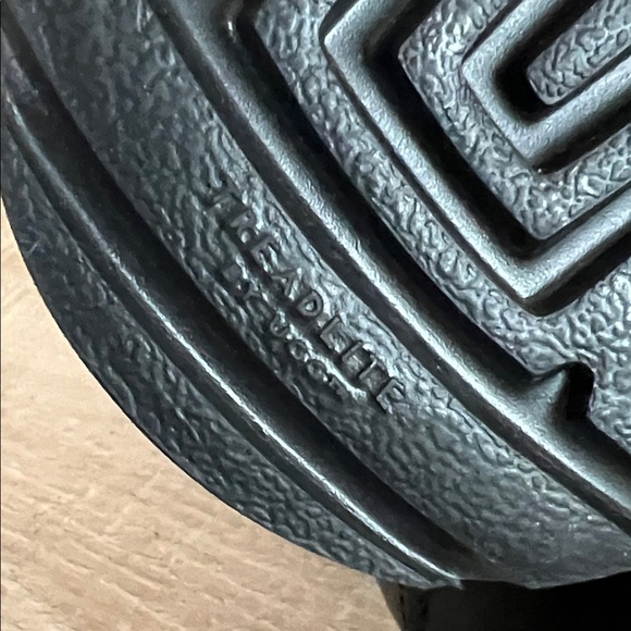 Black Platform Chelsea Boots - Picture 9 of 9